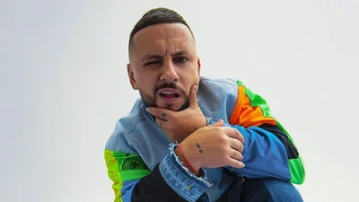 «Це повинно було статися»: MONATIK з дружиною та синами з'явився на обкладинці глянцю