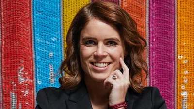 Весна и абсолютная любовь: принцесса Евгения поделилась нежным снимком с мужем и сыном