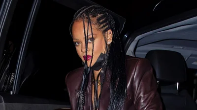 Рианна в эротичных прозрачных брюках - зрелище, которое надо видеть