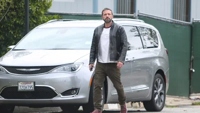 На цих фото ти не впізнаєш Бена Аффлека, який значно схуд і відростив волосся