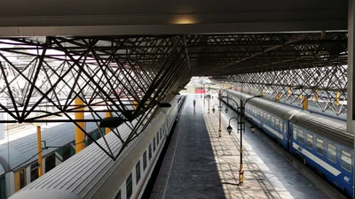 Вся страна хохочет над журналистом, который пытался отмыть окно "Укрзализныци"