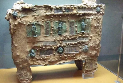 В Іспанії знайшли унікальний дерев'яний сейф часів Римської імперії - фото 511855