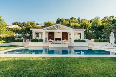 Мадонна купила будинок, в якому жив The Weeknd, за 19 млн доларів - фото 511866
