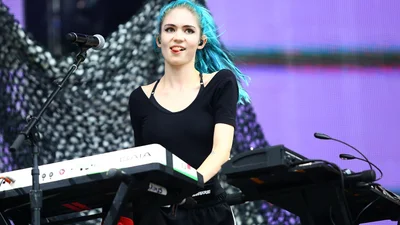 Девушка Илона Маска сделала татуировку, фото с которой быстро стало мемом