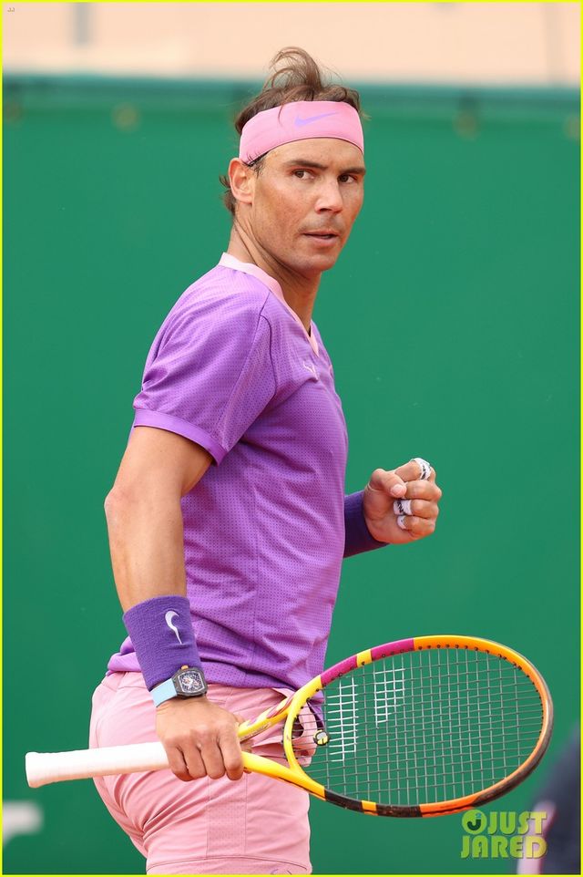 Все гудят о розовых суперобтягивающих шортах теннисиста Рафаэля Надаля и его формах - фото 512274