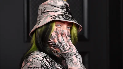 Билли Айлиш сфоткали в объятиях нового бойфренда