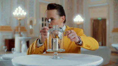 Новий glo hyper plus в україномовному кліпі "Рандеву" Артема Пивоварова