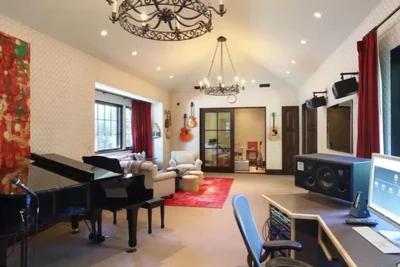 Дуэйн 'Скала' Джонсон купил себе новый роскошный дом за 25 млн долларов - фото 512857