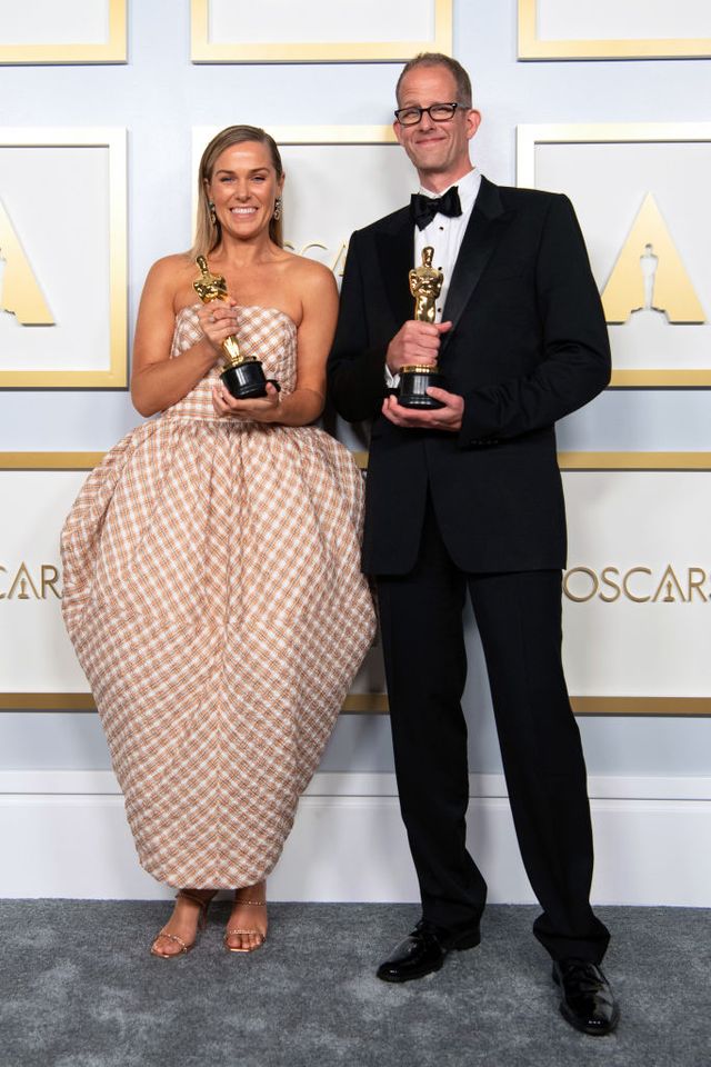 Найгірші вбрання зірок на церемонії 'Оскар-2021', які всі обговорюють - фото 513012