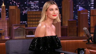 Хейли Бибер снялась для модного глянца в образе героини Пеппи Длинныйчулок