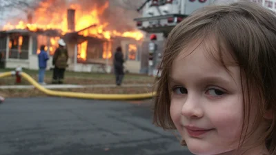 Героиня мема о девочке на фоне пожара продала его за 500 тысяч долларов