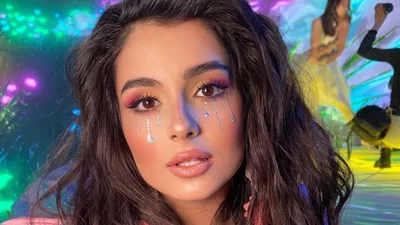 Анна Тринчер сделала татуировку, но бабушка ее полностью раскритиковала