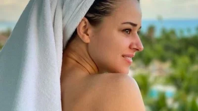 "Нове життя": екскохана DZIDZIO показала, як на березі моря прощається з минулим