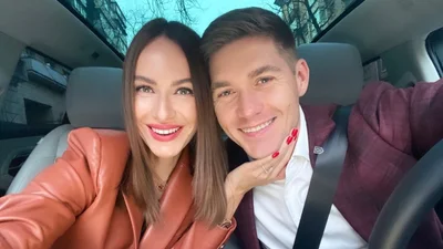 Небезпечна спокуса: зваблива дружина Володимира Остапчука еротично позувала в бікіні