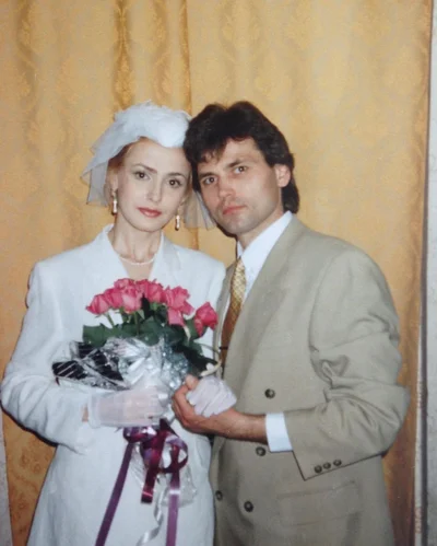 25 лет в браке: Ольга Сумская показала архивные фото со свадьбы, полные любви - фото 514012