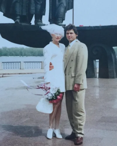 25 лет в браке: Ольга Сумская показала архивные фото со свадьбы, полные любви - фото 514015