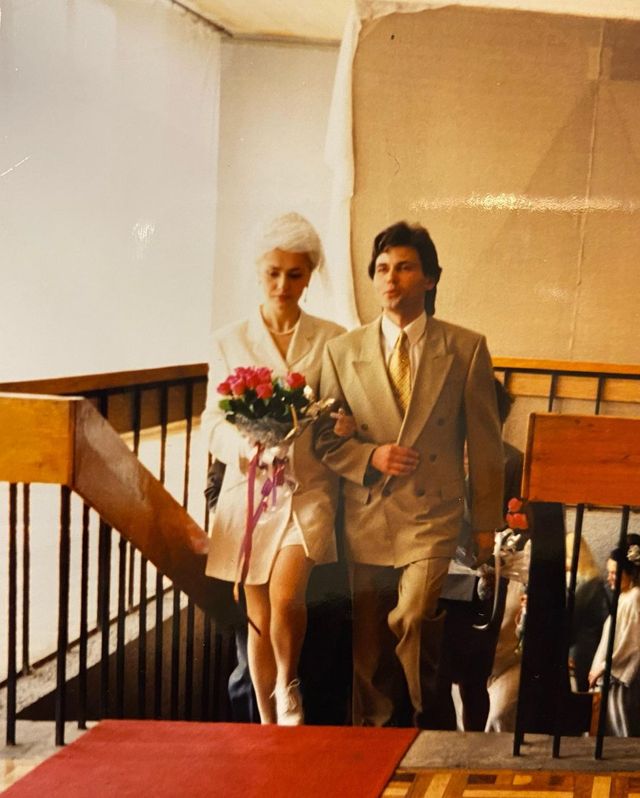25 років у шлюбі: Ольга Сумська показала архівні фото з весілля, сповнені любові - фото 514016