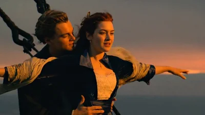 Новый челлендж в TikTok: люди пытаются повторить сцену из "Титаника"