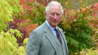 Принц Чарльз опубликовал трогательное детское фото с папой