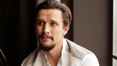 Тарас Цимбалюк опублікував зворушливий кадр з мамою і татом