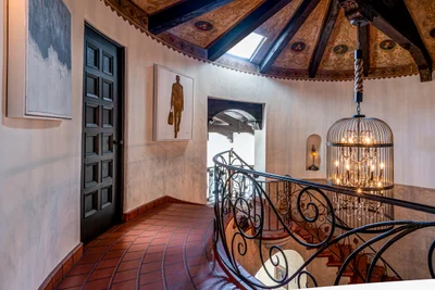 Леонардо Ди Каприо купил маме дом в итальянском стиле за 7,1 млн долларов - фото 515435