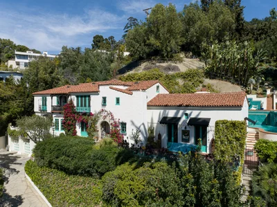 Леонардо Ди Каприо купил маме дом в итальянском стиле за 7,1 млн долларов - фото 515441
