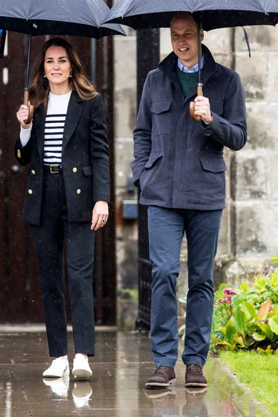 20 лет спустя: принц Уильям и Кейт Миддлтон посетили место, где познакомились - фото 515832