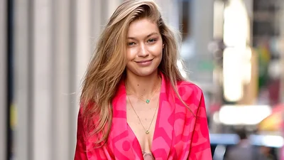 Джиджи Хадид поделилась архивными фото времен своей беременности