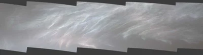 Марсоход Curiosity сфотографировал серебристые и перламутровые облака на Марсе - фото 516401
