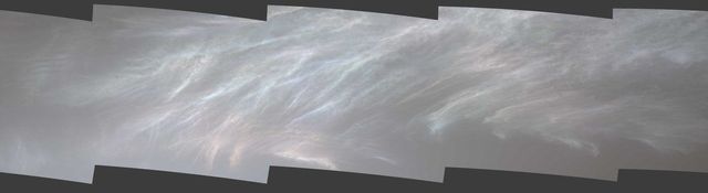 Марсохід Curiosity сфотографував сріблясті та перламутрові хмари на Марсі - фото 516401