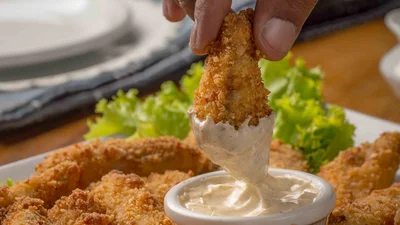 Світ божеволіє: на eBay продають курячий нагетс дивної форми за $50 тисяч