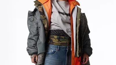 Ріанна прикрасила обкладинку Vogue у прозорій сукні, що оголила її груди