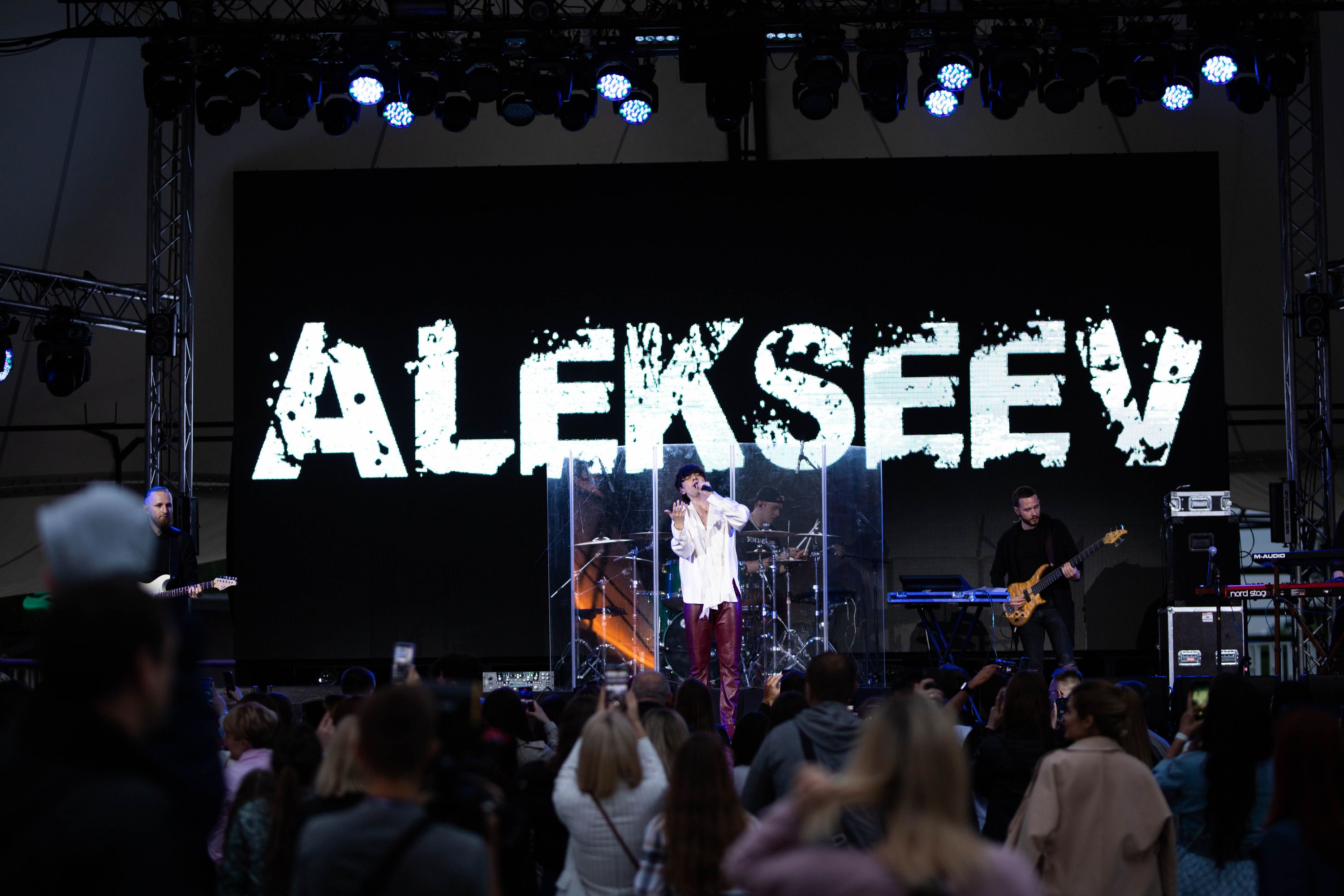 LuxFMPartyTour: NK, ALEKSEEV и Таня Ли зажгли на грандиозной летней вечеринке - 516664 LuxFMPartyTour: NK, ALEKSEEV и Таня Ли зажгли на грандиозной летней вечеринке - фото 516664