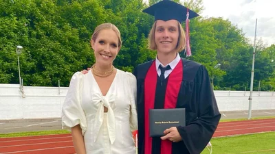 Катя Осадчая поделилась фото старшего сына с выпускного
