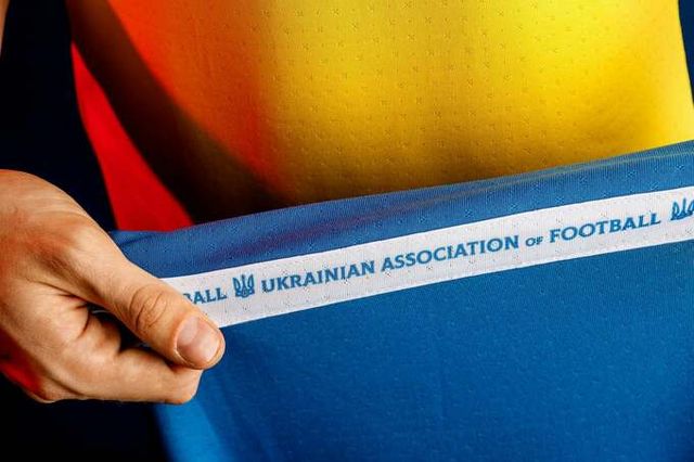 У сборной Украины появилась новая футбольная форма, и она нереально крутая - фото 516844