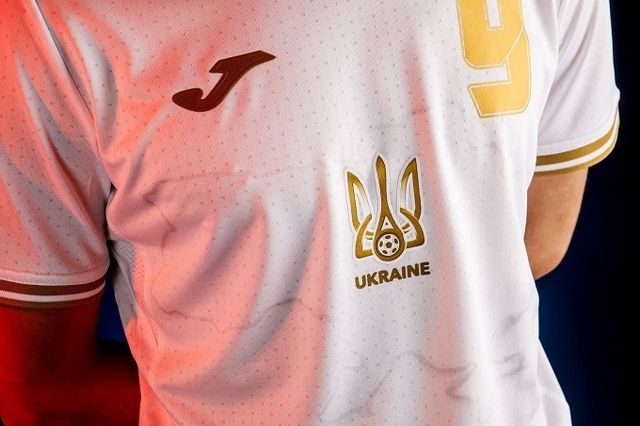У сборной Украины появилась новая футбольная форма, и она нереально крутая - фото 516845