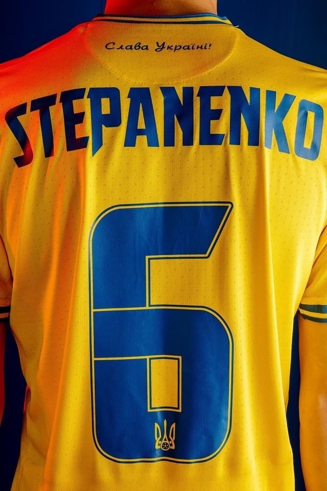 У сборной Украины появилась новая футбольная форма, и она нереально крутая - фото 516847