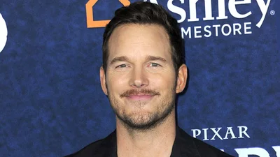 Актор Кріс Пратт поділився купою фото з дружиною Кетрін Шварценеггер на честь річниці