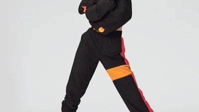 Джіджі Хадід надихає літніми фото з донечкою в однакових купальниках