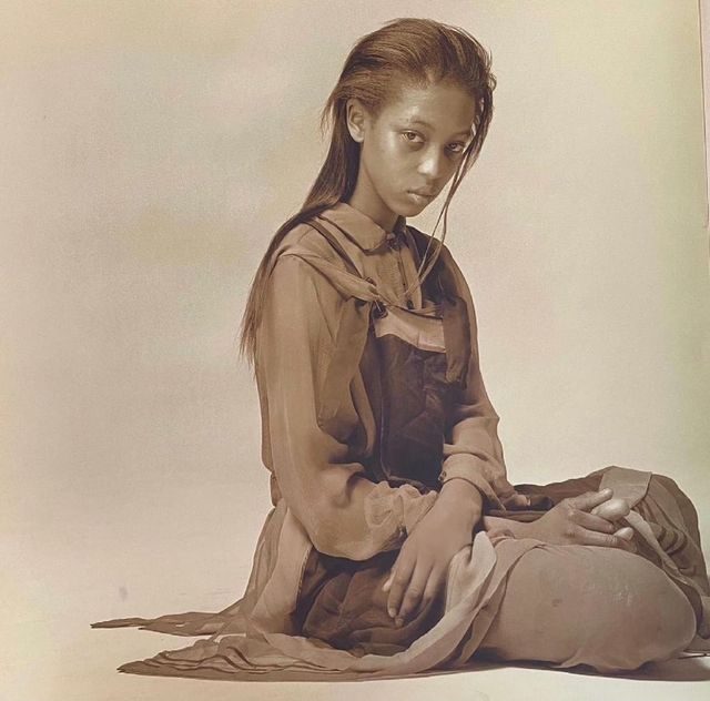 Наоми Кэмпбелл опубликовала архивные фото своей юности, и такой мы ее еще не видели - фото 517196