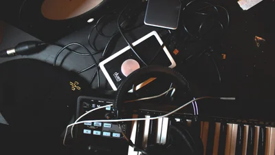 Ученые опровергли миф о том, что музыка положительно влияет на качество сна человека