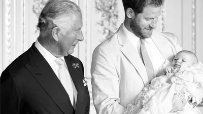 Принц Чарльз лишит сына Меган и Гарри титула принца