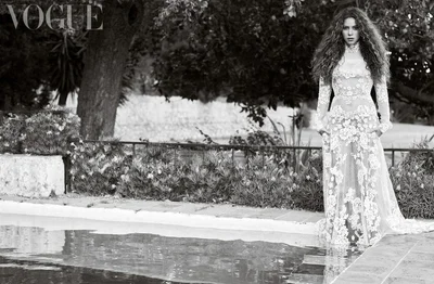Чуттєва й ефектна: розкішна фотосесія Шакіри для Vogue - фото 517889