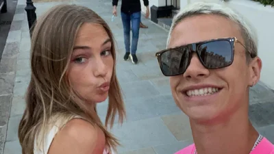 Ромео Бекхем вперше вийшов у світ зі своєю дівчиною, з якою зустрічається з 2019-го