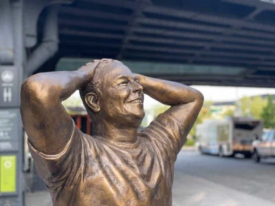 В США установили статую Илона Маска, и это повод для появления кучи мемов - фото 518202