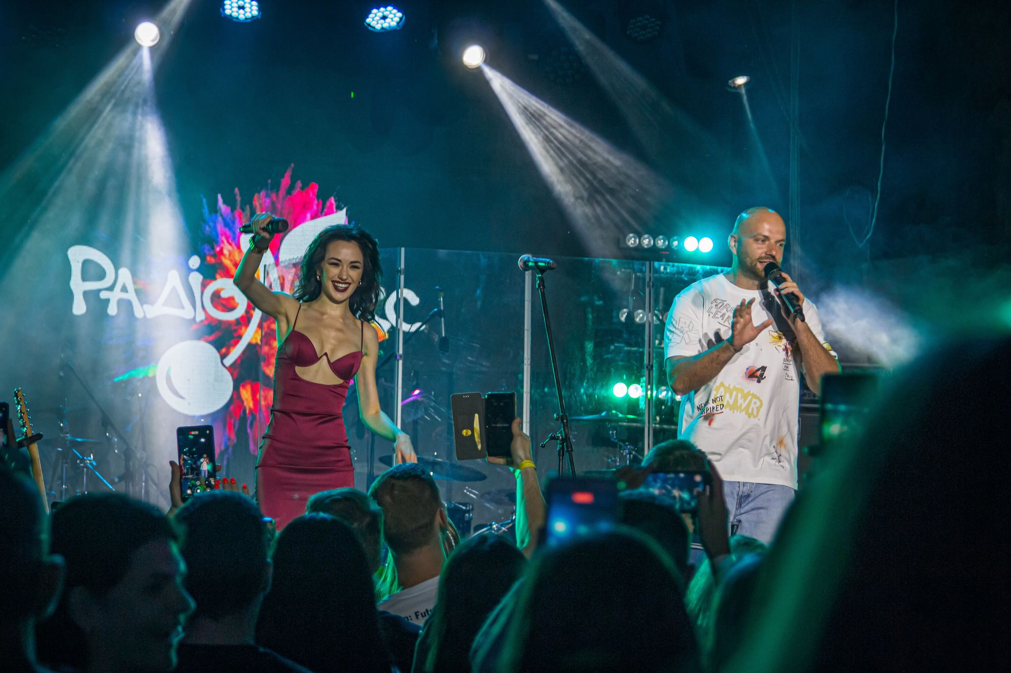 LuxFMPartyTour: TamerlanAlena, DOROFEEVA и DANTES раскачали Днепр - 518216 LuxFMPartyTour: TamerlanAlena, DOROFEEVA и DANTES раскачали Днепр - фото 518216