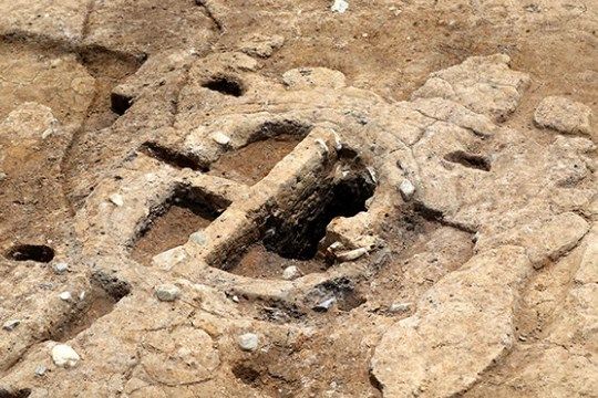 В Японии раскопали дом императрицы, и вот, что там увидели - фото 518580