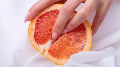 Веские причины использовать для мастурбации пальцы, а не секс-игрушки