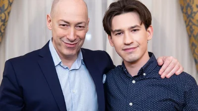 Дмитро Гордон взяв інтерв'ю у свого сина Дмитра Гордона, і потік мемів вже не спинити