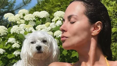 Настя Каменских просто хотела показать, как ест мороженое, но что-то пошло не так